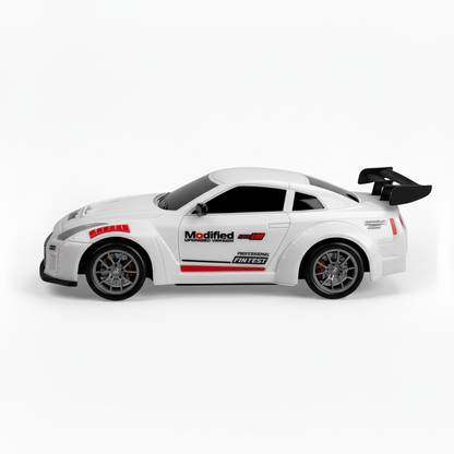 Nissan GT-R R35 1/24 – Voiture Télécommandée Drift et Piste 30 km/h